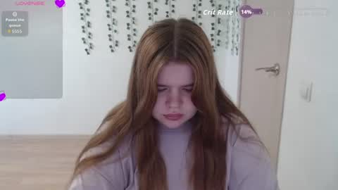 Snapshot of omellyoo chatting on 06-18-26, 08:03 MellY online show from 06-18-26, 08:03