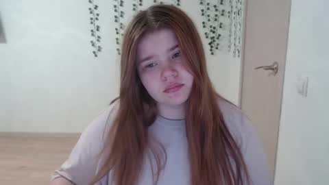 Snapshot of omellyoo chatting on 06-25-26, 07:18 MellY online show from 06-25-26, 07:18
