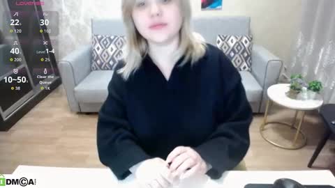 Snapshot of omg_itsperfect chatting on 11-13-25, 12:09 Fina online show from 11-13-25, 12:09