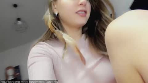 Snapshot of ommnia chatting on 12-09-24, 08:12 Emma Talk only with followers online show from 12-09-24, 08:12