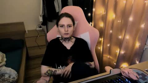 Snapshot of on_yxxx chatting on 09-12-25, 08:31 on_yxxx online show from 09-12-25, 08:31