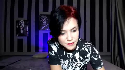 Snapshot of onaloon chatting on 09-11-25, 01:39 onaloon online show from 09-11-25, 01:39