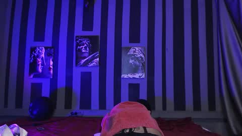 Snapshot of onaloon chatting on 11-14-25, 01:37 onaloon online show from 11-14-25, 01:37