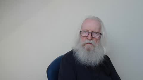 Snapshot of onanister chatting on 05-03-26, 06:52 Somewhere over the rainbow online show from 05-03-26, 06:52