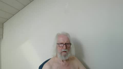 Snapshot of onanister chatting on 06-23-26, 06:44 Somewhere over the rainbow online show from 06-23-26, 06:44