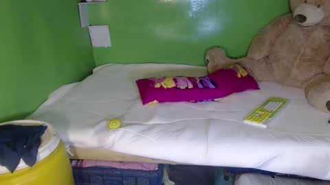 Snapshot of onebigloadxxx chatting on 12-10-24, 08:30 Wyn Will serve you and be your slave online show from 12-10-24, 08:30