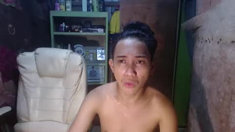 Snapshot of onebigloadxxx chatting on 01-26-25, 12:22 Wyn Will serve you and be your slave online show from 01-26-25, 12:22