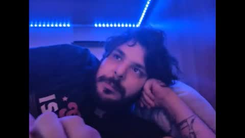 Snapshot of onecrew1 chatting on 09-23-25, 06:11 onecrew1 online show from 09-23-25, 06:11