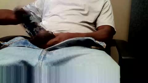 oneeyesnake1843142 online show from 10-23-25, 05:12