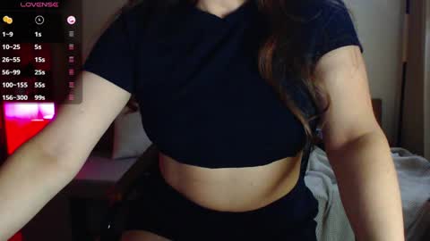 Snapshot of onehotbigass chatting on 04-05-26, 07:33 ONLINE online show from 04-05-26, 07:33