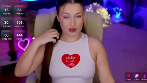 Snapshot of onelaya chatting on 12-01-25, 08:41 L A Y A online show from 12-01-25, 08:41