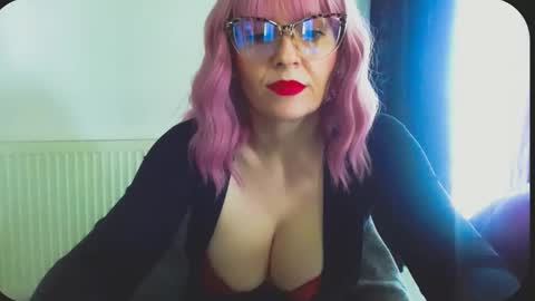 Snapshot of onemoreblonde chatting on 05-10-26, 11:15 Nicol online show from 05-10-26, 11:15
