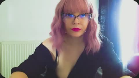 Snapshot of onemoreblonde chatting on 06-12-26, 11:20 Nicol online show from 06-12-26, 11:20