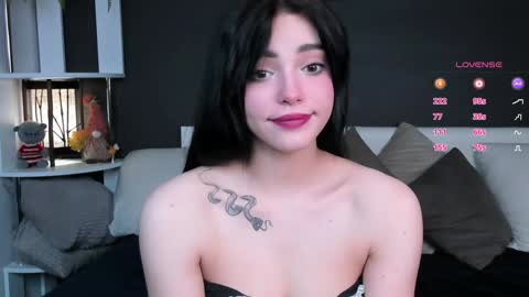 Snapshot of onemoreecall chatting on 01-31-25, 04:27 Lexi online show from 01-31-25, 04:27