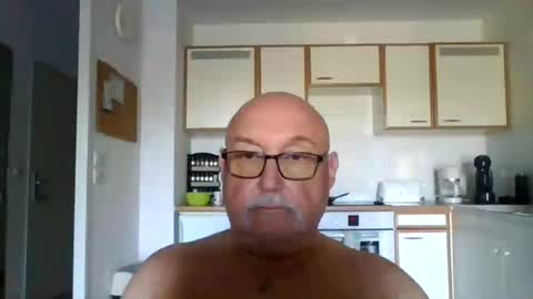 Snapshot of onemoretimebis chatting on 06-16-26, 07:00 Onemoretimebis online show from 06-16-26, 07:00