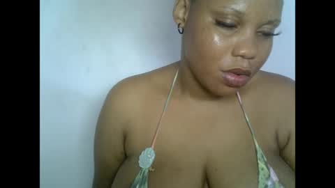 Snapshot of oneofdbestchubbygaloncb chatting on 05-11-26, 02:45 oneofdbestchubbygaloncb online show from 05-11-26, 02:45