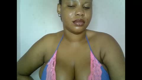 Snapshot of oneofdbestchubbygaloncb chatting on 05-28-26, 04:59 oneofdbestchubbygaloncb online show from 05-28-26, 04:59
