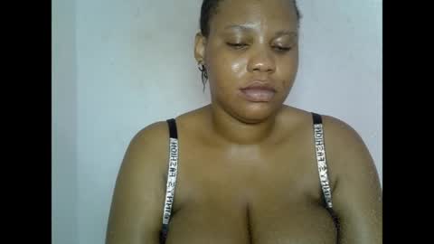 Snapshot of oneofdbestchubbygaloncb chatting on 05-30-26, 06:32 oneofdbestchubbygaloncb online show from 05-30-26, 06:32