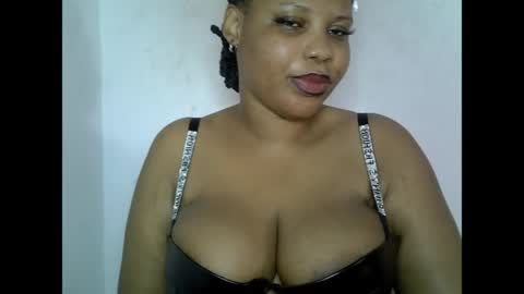Snapshot of oneofdbestchubbygaloncb chatting on 06-08-26, 02:50 oneofdbestchubbygaloncb online show from 06-08-26, 02:50