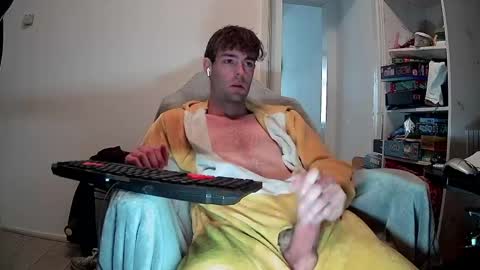 Snapshot of onesieboyx chatting on 03-26-26, 03:50 onesieboyx online show from 03-26-26, 03:50