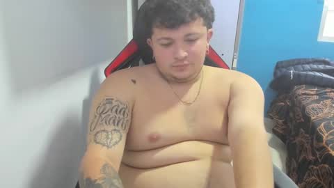 Snapshot of onewhiteboichub chatting on 02-12-25, 08:40 Andres INDEPENDENT MODEL online show from 02-12-25, 08:40