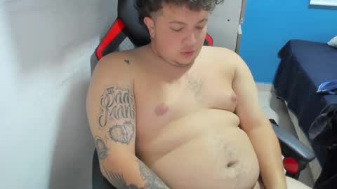 Snapshot of onewhiteboichub chatting on 10-17-25, 06:49 Andres INDEPENDENT MODEL online show from 10-17-25, 06:49