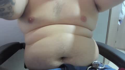 Snapshot of onewhiteboichub chatting on 11-12-25, 01:06 Andres INDEPENDENT MODEL online show from 11-12-25, 01:06