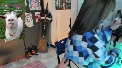 Snapshot of oni_dakotta chatting on 10-24-25, 12:01 oni_dakotta online show from 10-24-25, 12:01