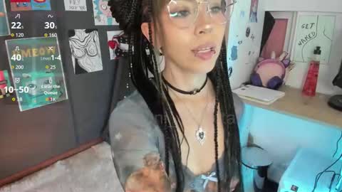 Snapshot of oni_dakotta chatting on 11-25-25, 03:23 oni_dakotta online show from 11-25-25, 03:23