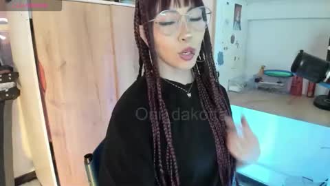 Snapshot of oni_dakotta chatting on 12-22-25, 12:46 oni_dakotta online show from 12-22-25, 12:46