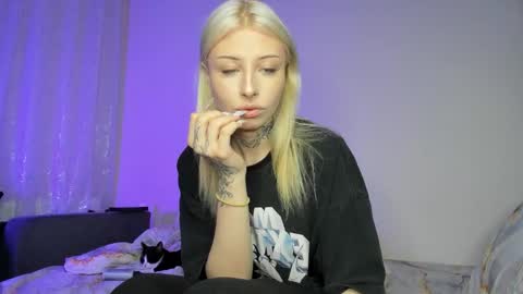 Iva online show from 11-30-25, 12:42