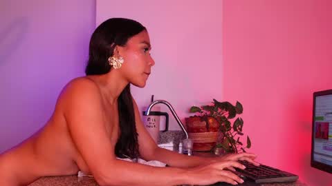 misssaray official online show from 07-20-26, 12:47