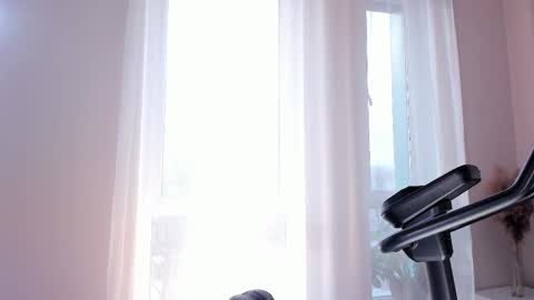 Amelia online show from 12-20-25, 08:21