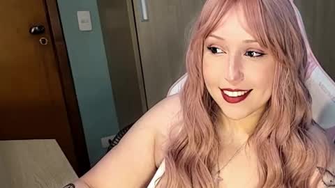 Snapshot of onlyferdiz chatting on 12-23-25, 02:42 OnlyFerdiz online show from 12-23-25, 02:42