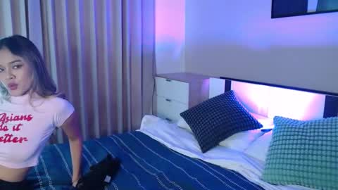 Lily Peach  -   online show from 04-05-26, 04:20