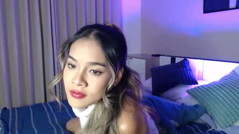 Lily Peach  -   online show from 05-10-26, 08:58