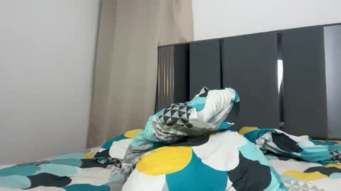PAREJA LATINA JOVEN MUY CACHONDOS online show from 04-29-26, 12:37