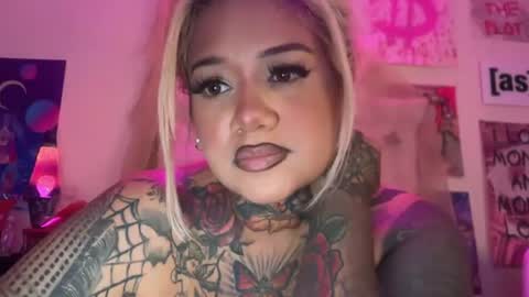 Avery Lee online show from 07-10-26, 04:53