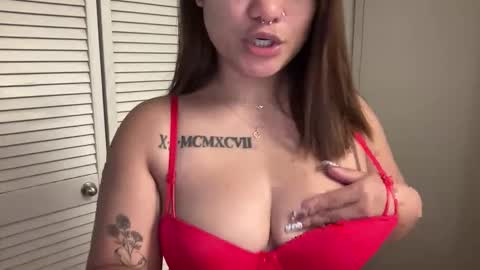 Miss Girly online show from 11-18-25, 08:57