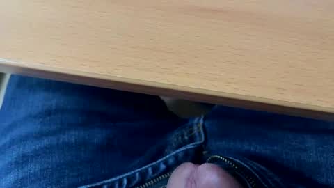 Snapshot of ooiskyfalloo chatting on 12-18-24, 05:26 ooiskyfalloo online show from 12-18-24, 05:26