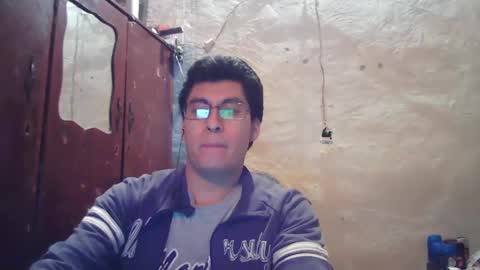 Snapshot of oomaurooo chatting on 12-23-24, 12:35 oomaurooo online show from 12-23-24, 12:35