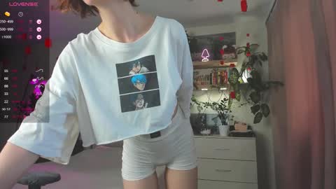 Snapshot of oooooo_li chatting on 10-06-25, 02:03 Olivia. online show from 10-06-25, 02:03