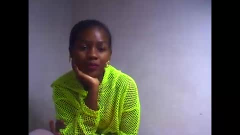 Snapshot of oooorazanasoa chatting on 05-28-26, 06:21 oooorazanasoa online show from 05-28-26, 06:21
