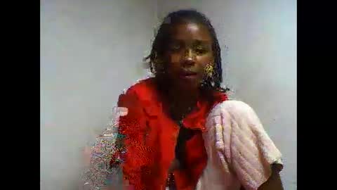Snapshot of oooorazanasoa chatting on 05-28-26, 06:27 oooorazanasoa online show from 05-28-26, 06:27