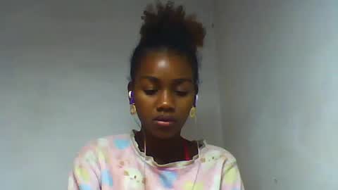 Snapshot of oooorazanasoa chatting on 06-12-26, 04:00 oooorazanasoa online show from 06-12-26, 04:00