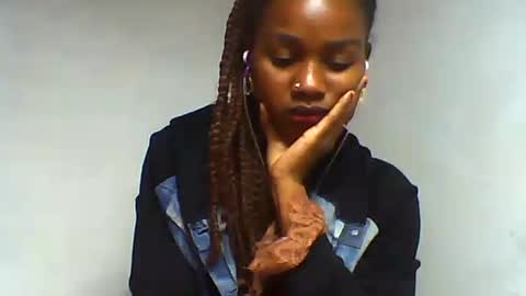 Snapshot of oooorazanasoa chatting on 06-25-26, 07:07 oooorazanasoa online show from 06-25-26, 07:07