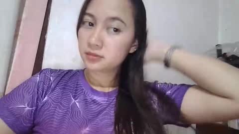 Snapshot of oopsitseloise chatting on 06-05-26, 10:32 Eloise online show from 06-05-26, 10:32