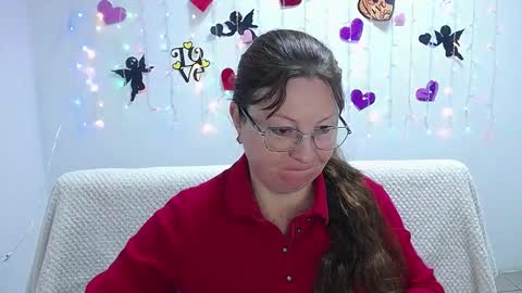 Snapshot of oovanessahotts chatting on 02-21-25, 05:56 Vanessa online show from 02-21-25, 05:56