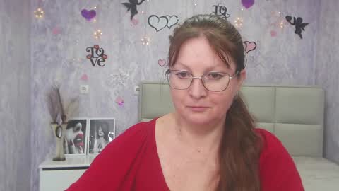 Snapshot of oovanessahotts chatting on 03-05-25, 03:18 Vanessa online show from 03-05-25, 03:18