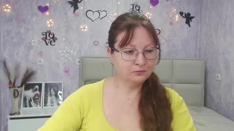 Snapshot of oovanessahotts chatting on 03-10-25, 06:05 Vanessa online show from 03-10-25, 06:05